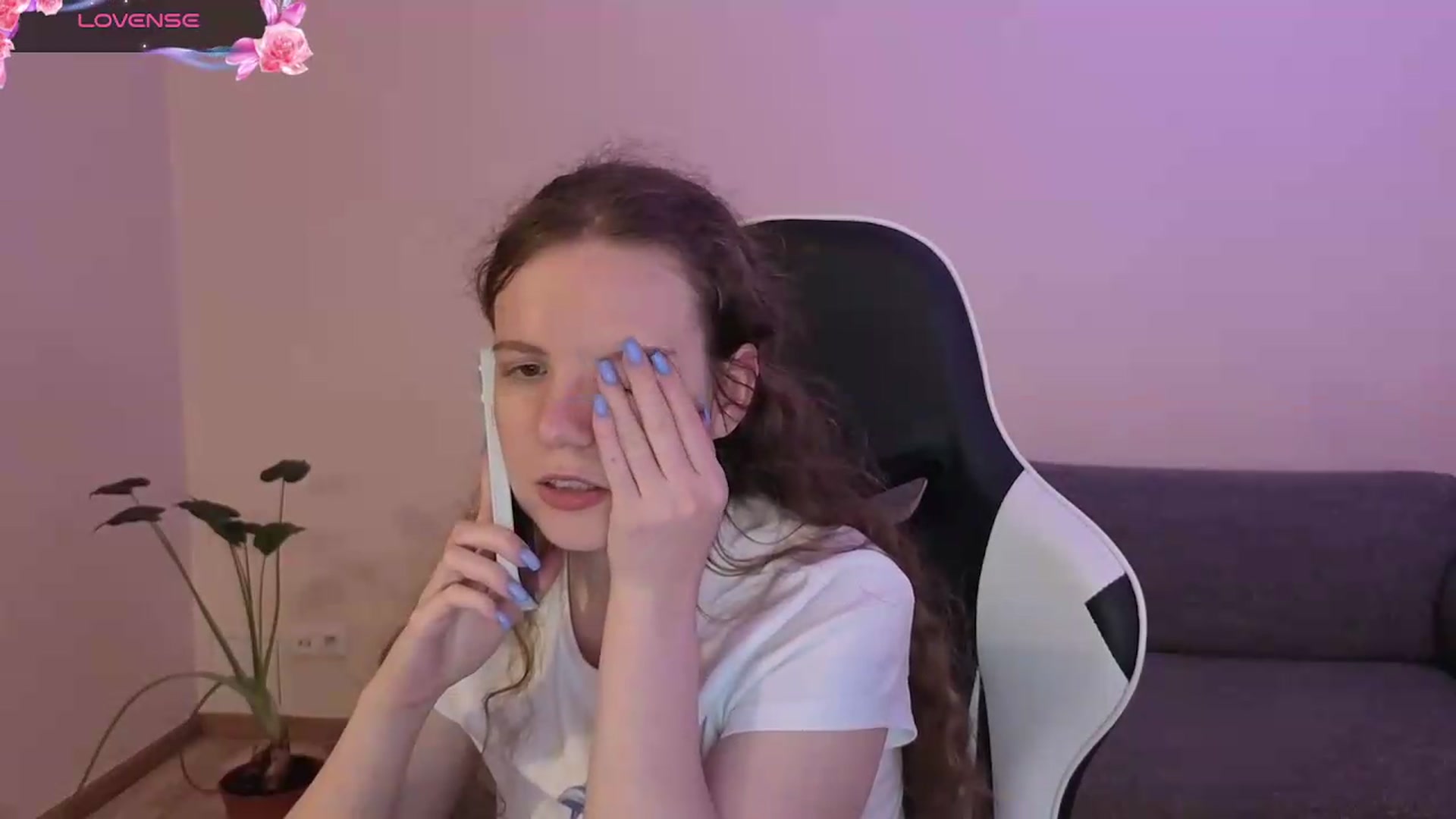 Gallery image thumbnail from BlueFlowerr's myfreecams stream on, 06/20/2026, 23:30 image 5 of 20