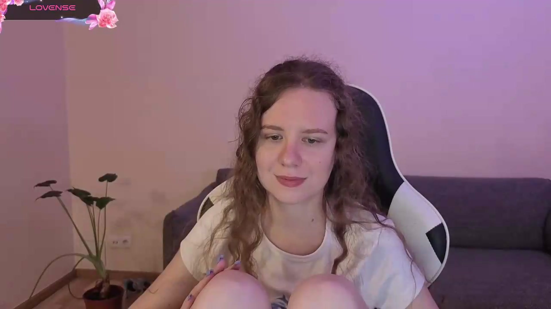 Gallery image thumbnail from BlueFlowerr's myfreecams stream on, 06/20/2026, 23:30 image 14 of 20