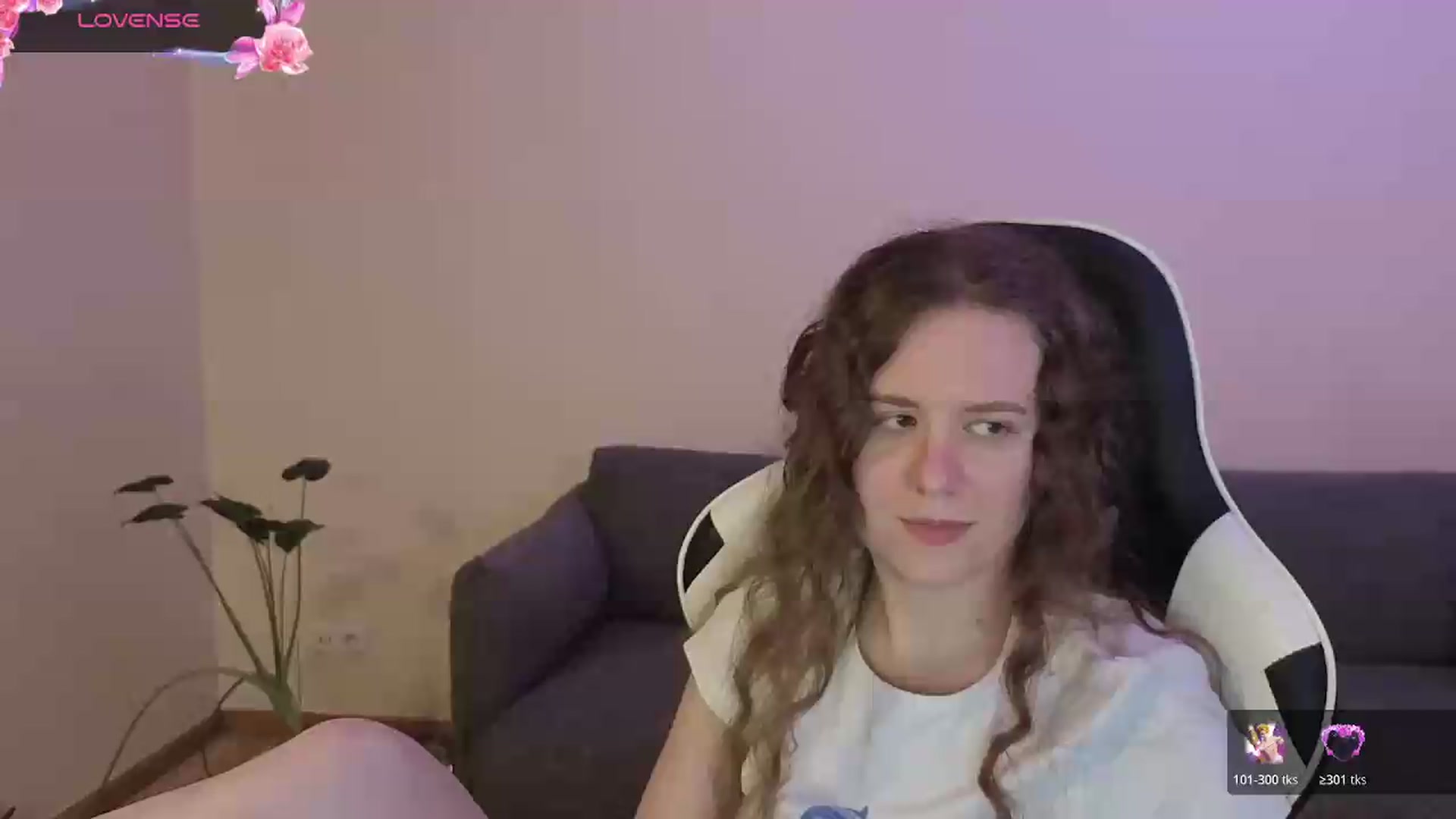 Gallery image thumbnail from BlueFlowerr's myfreecams stream on, 06/21/2026, 24:01 image 1 of 20