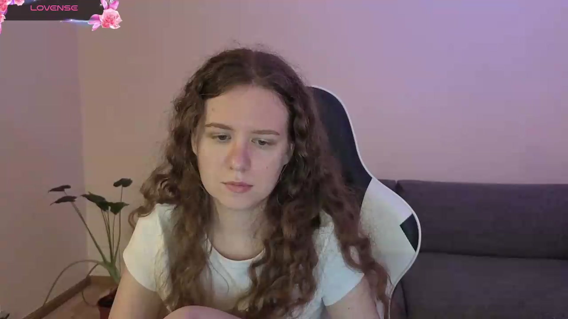 Gallery image thumbnail from BlueFlowerr's myfreecams stream on, 06/21/2026, 24:01 image 19 of 20