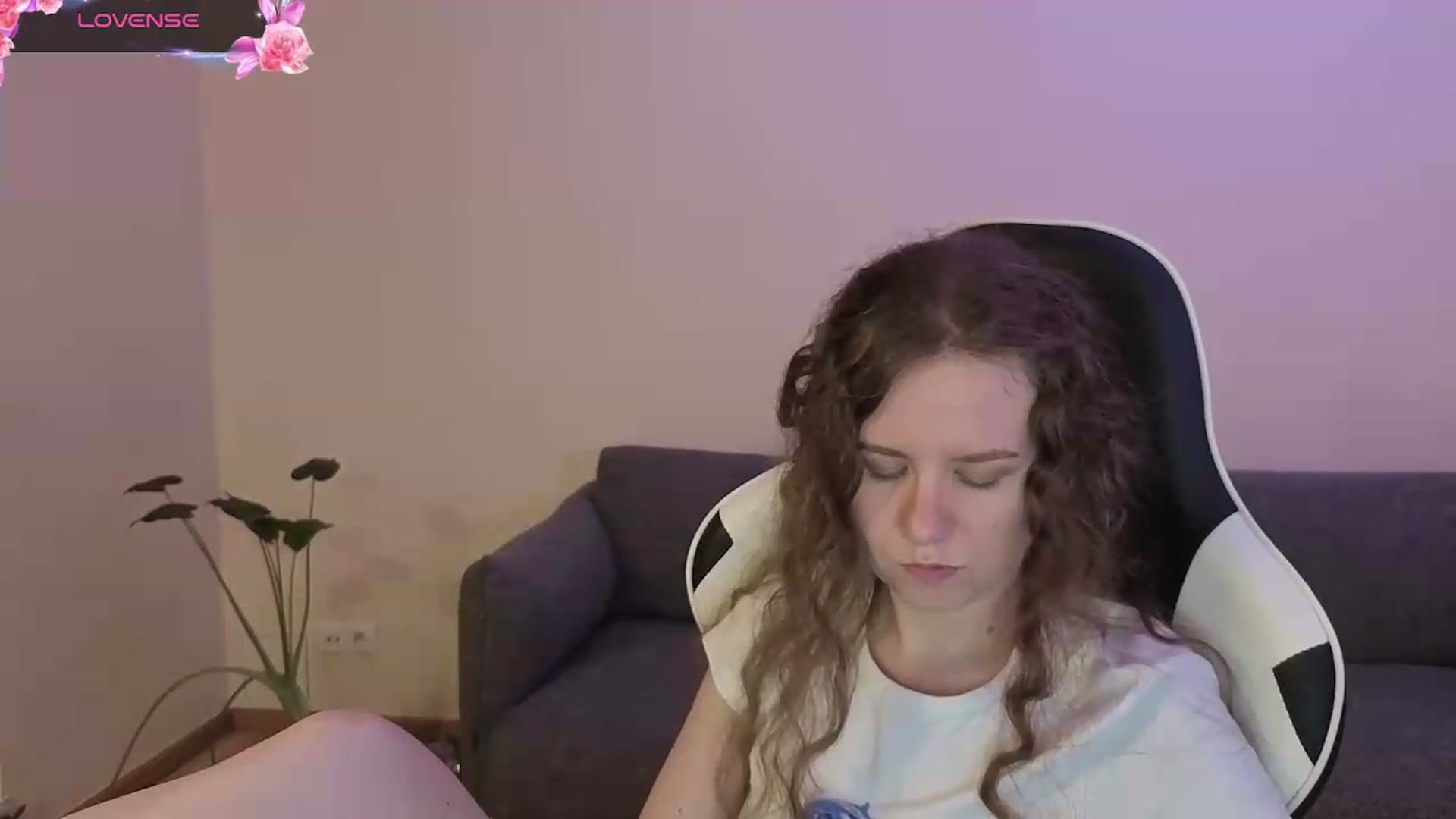 Gallery image thumbnail from BlueFlowerr's myfreecams stream on, 06/21/2026, 24:01 image 5 of 20