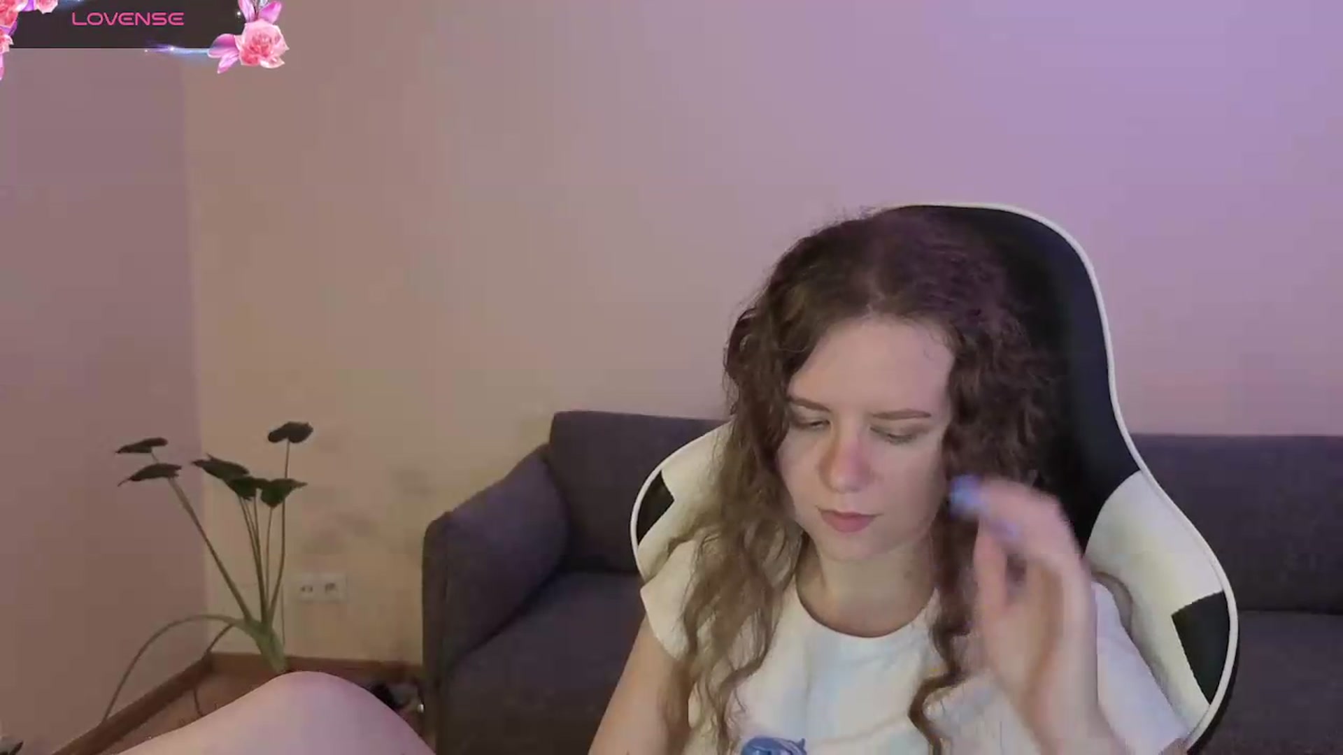 Gallery image thumbnail from BlueFlowerr's myfreecams stream on, 06/21/2026, 24:01 image 4 of 20