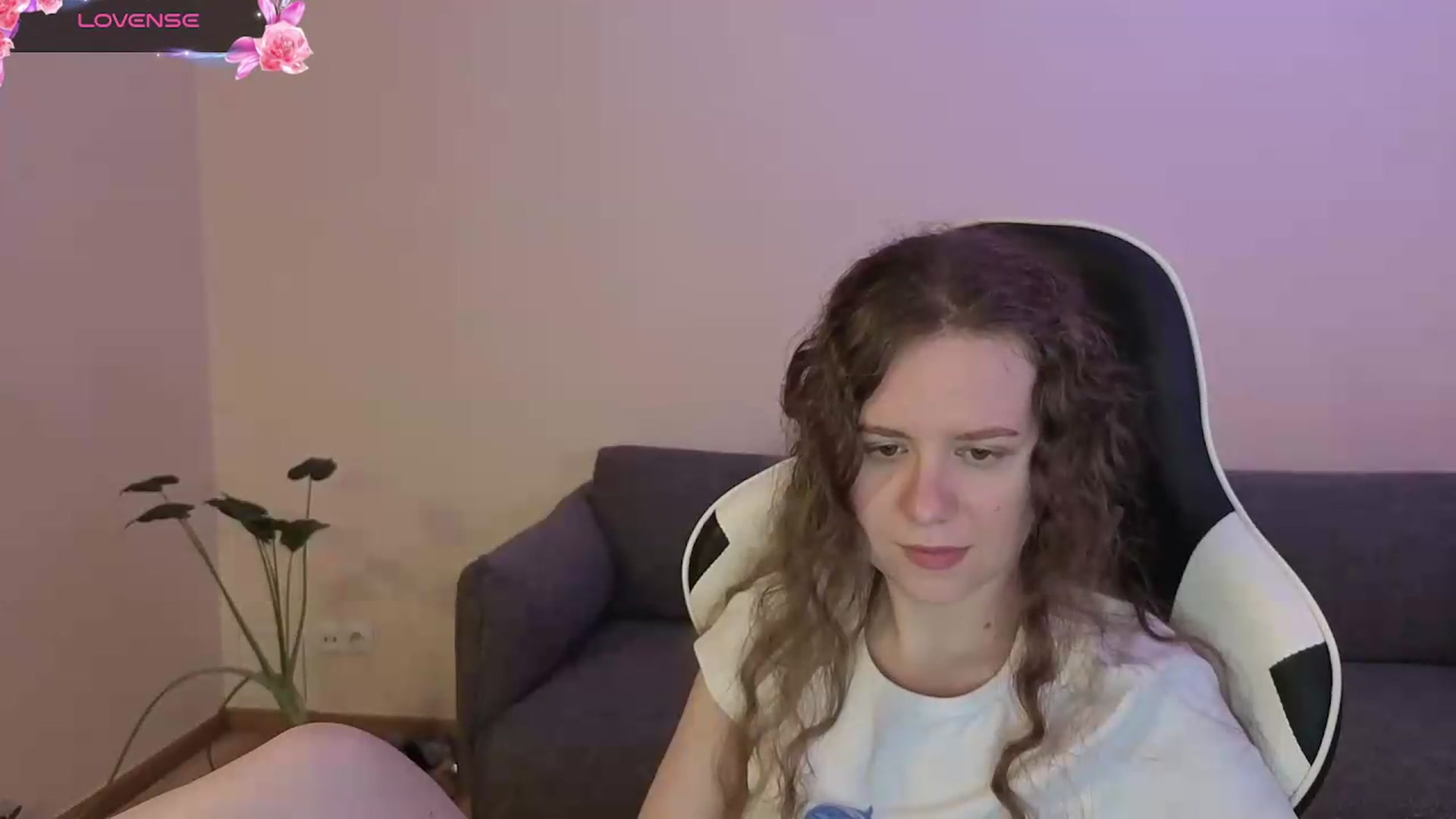 Gallery image thumbnail from BlueFlowerr's myfreecams stream on, 06/21/2026, 24:01 image 3 of 20