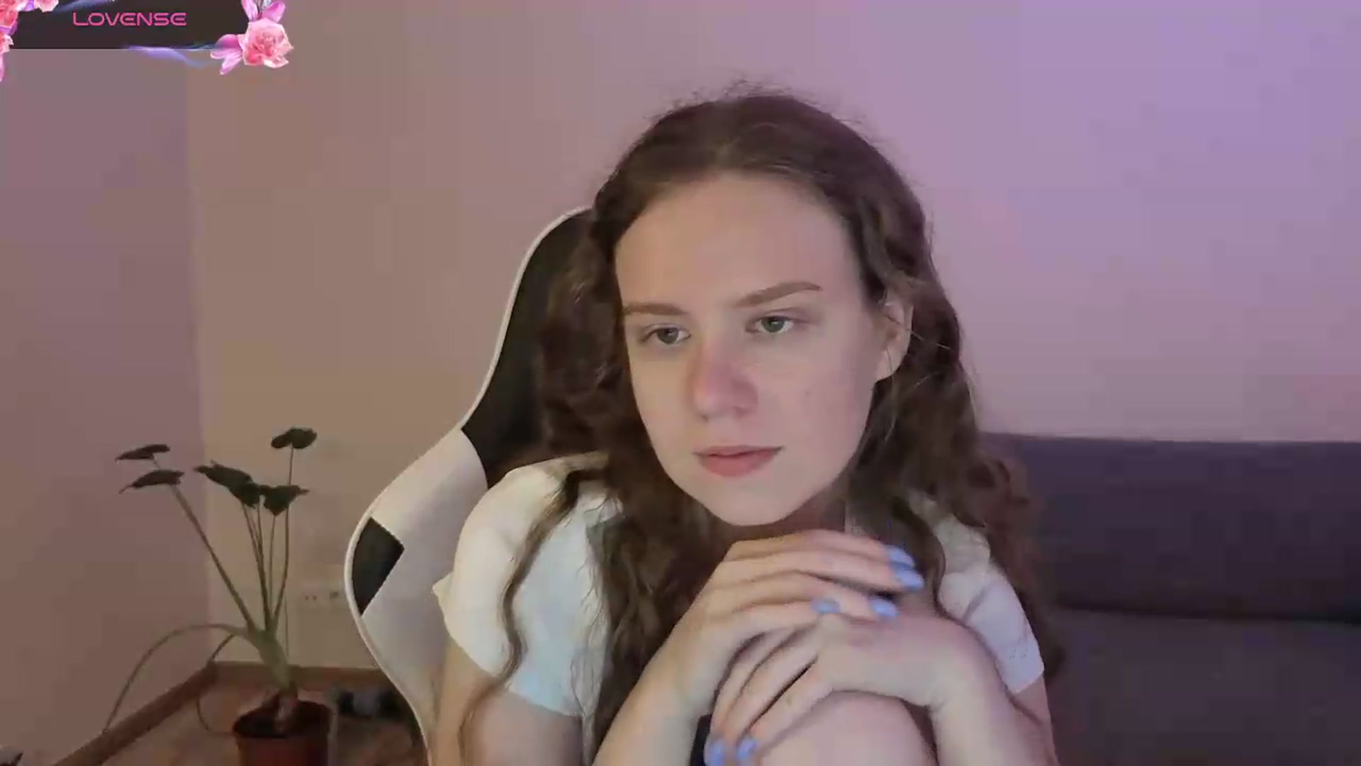 Gallery image thumbnail from BlueFlowerr's myfreecams stream on, 06/21/2026, 24:01 image 12 of 20