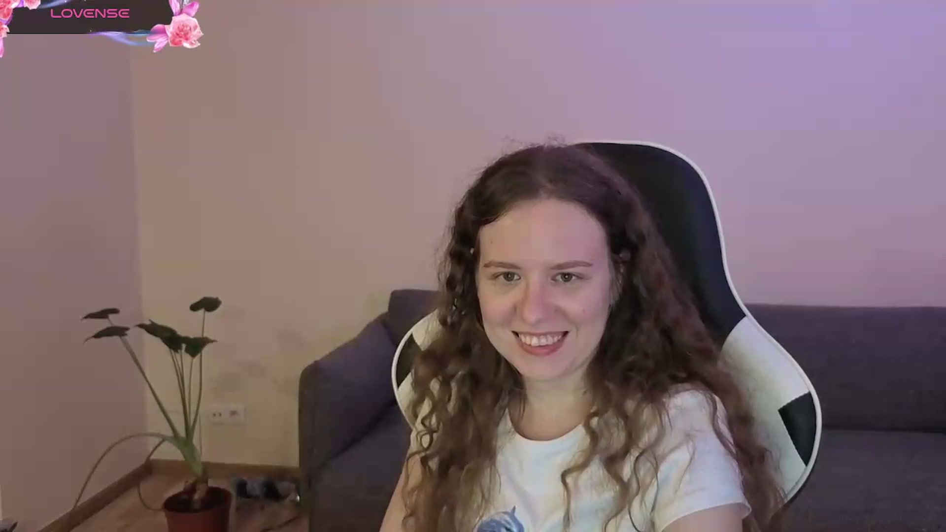 Gallery image thumbnail from BlueFlowerr's myfreecams stream on, 06/21/2026, 01:38 image 5 of 20