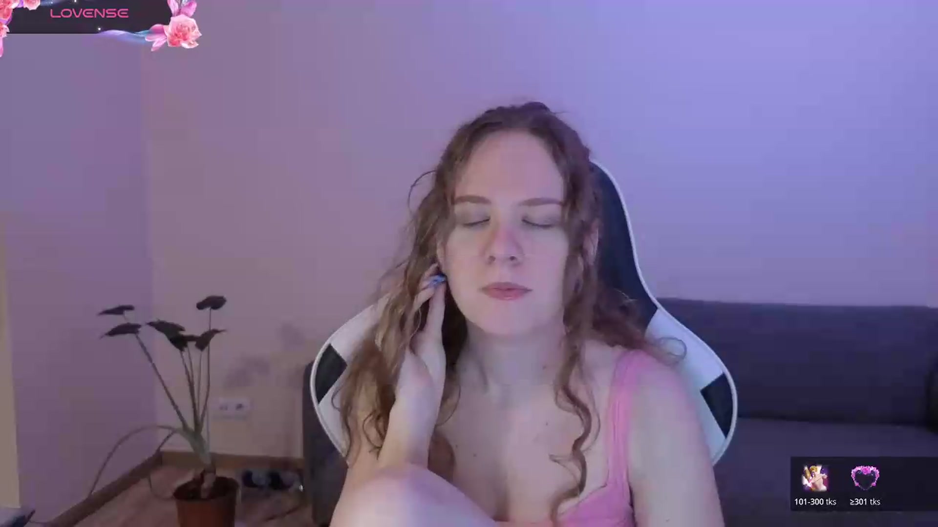 Gallery image thumbnail from BlueFlowerr's myfreecams stream on, 06/21/2026, 14:53 image 12 of 20