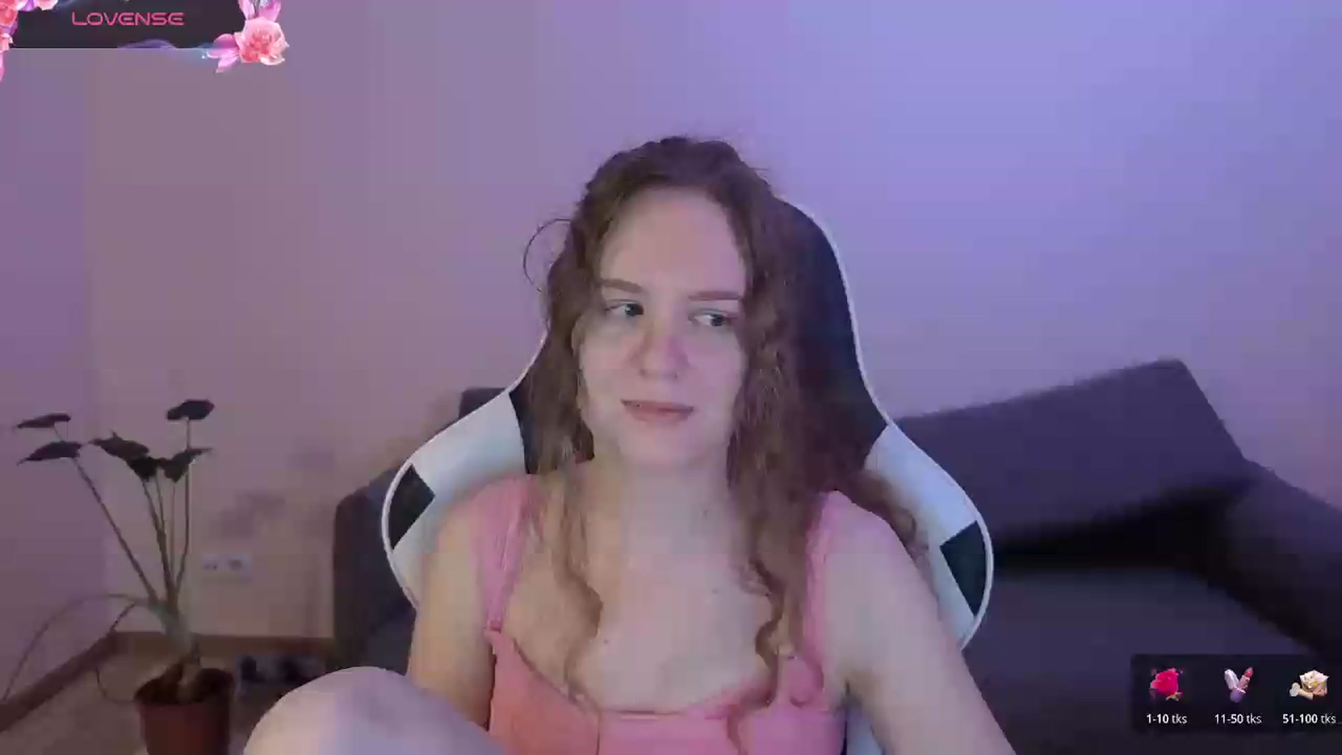 Gallery image thumbnail from BlueFlowerr's myfreecams stream on, 06/21/2026, 17:27 image 4 of 20