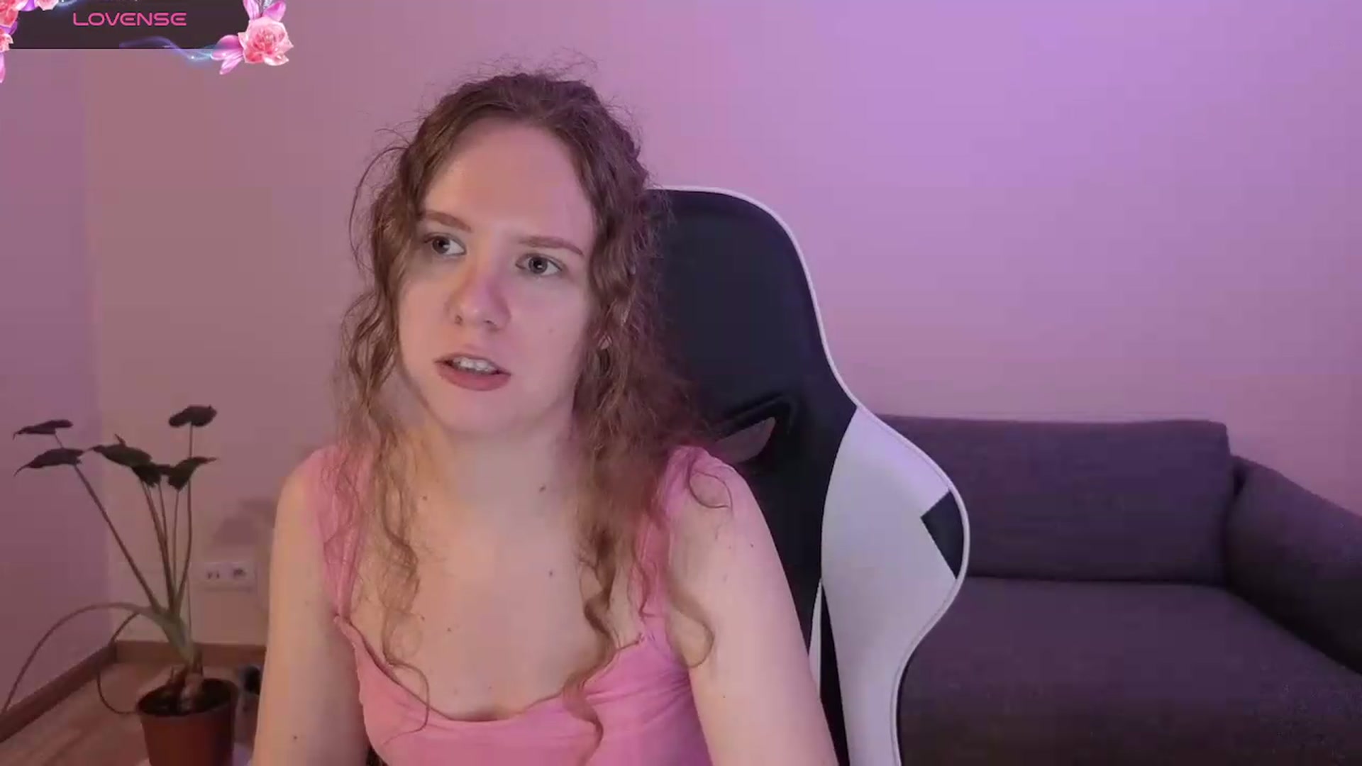 Gallery image thumbnail from BlueFlowerr's myfreecams stream on, 06/21/2026, 18:40 image 3 of 20