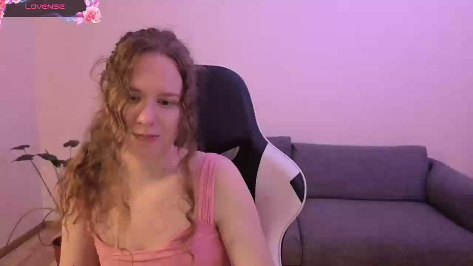 Gallery image thumbnail from BlueFlowerr's myfreecams stream on, 06/21/2026, 18:40 image 16 of 20