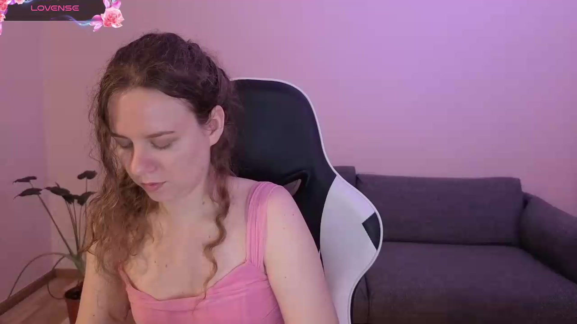Gallery image thumbnail from BlueFlowerr's myfreecams stream on, 06/21/2026, 18:40 image 20 of 20