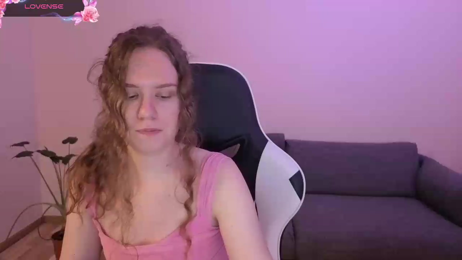 Gallery image thumbnail from BlueFlowerr's myfreecams stream on, 06/21/2026, 18:40 image 19 of 20