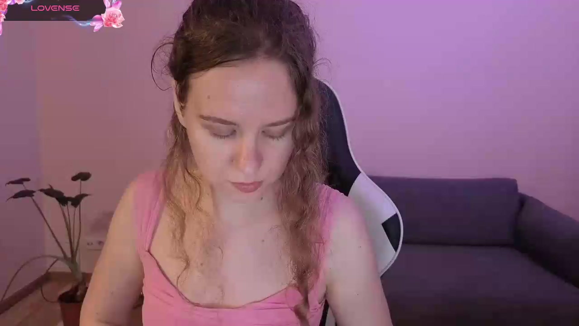 Gallery image thumbnail from BlueFlowerr's myfreecams stream on, 06/21/2026, 18:40 image 5 of 20