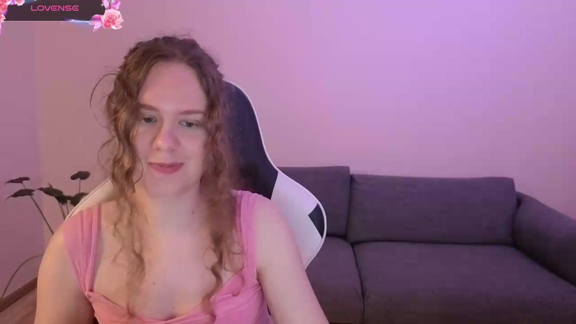 Gallery image thumbnail from BlueFlowerr's myfreecams stream on, 06/21/2026, 18:40 image 7 of 20
