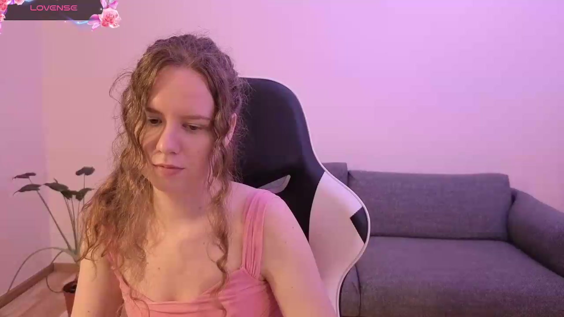 Gallery image thumbnail from BlueFlowerr's myfreecams stream on, 06/21/2026, 18:40 image 18 of 20