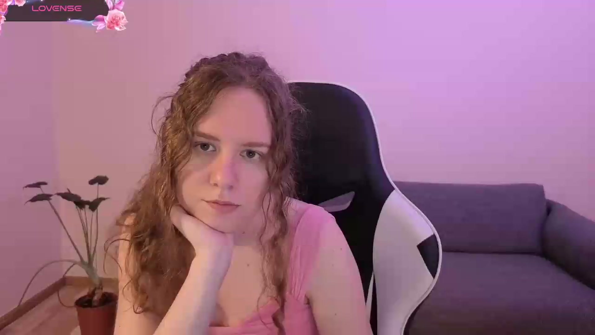 Gallery image thumbnail from BlueFlowerr's myfreecams stream on, 06/21/2026, 19:21 image 10 of 20