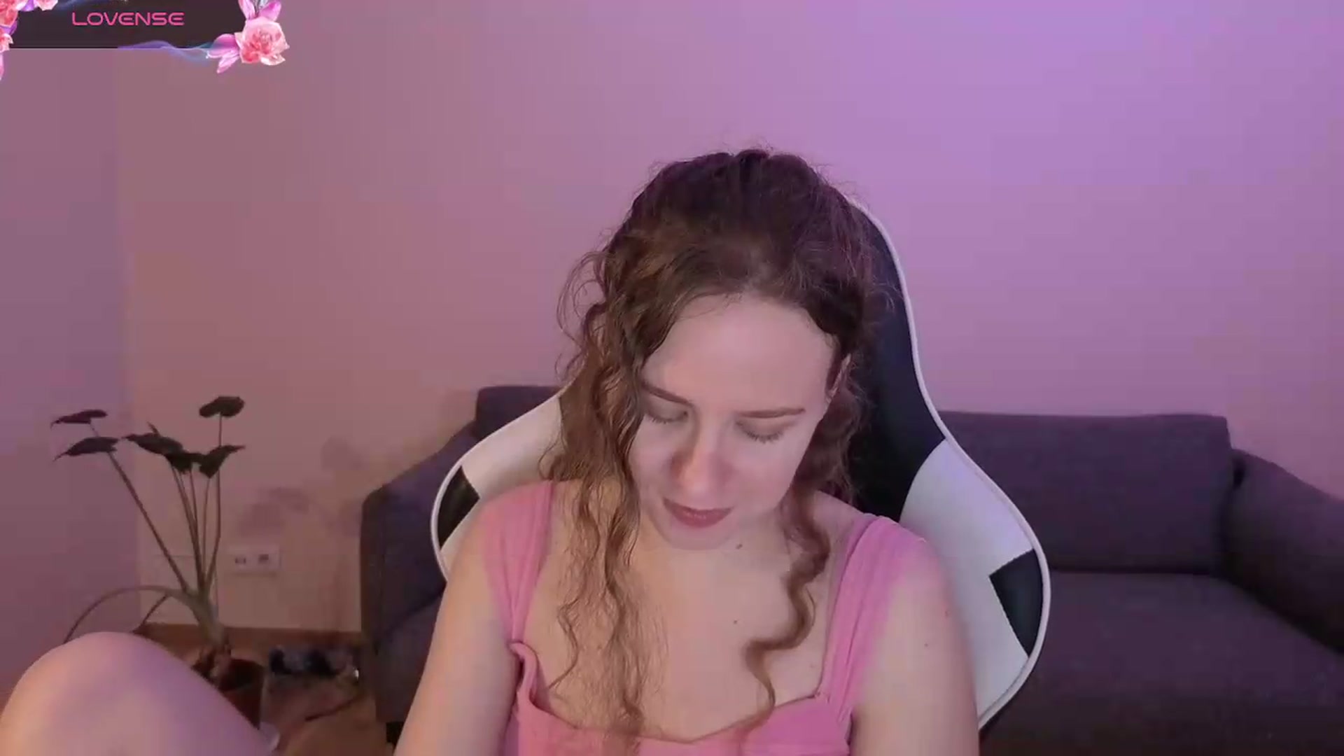 Gallery image thumbnail from BlueFlowerr's myfreecams stream on, 06/21/2026, 19:21 image 3 of 20