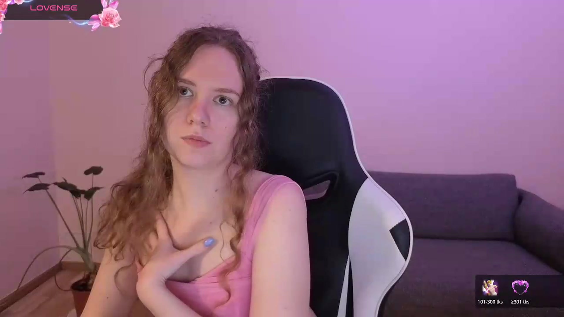 Gallery image thumbnail from BlueFlowerr's myfreecams stream on, 06/21/2026, 19:21 image 8 of 20