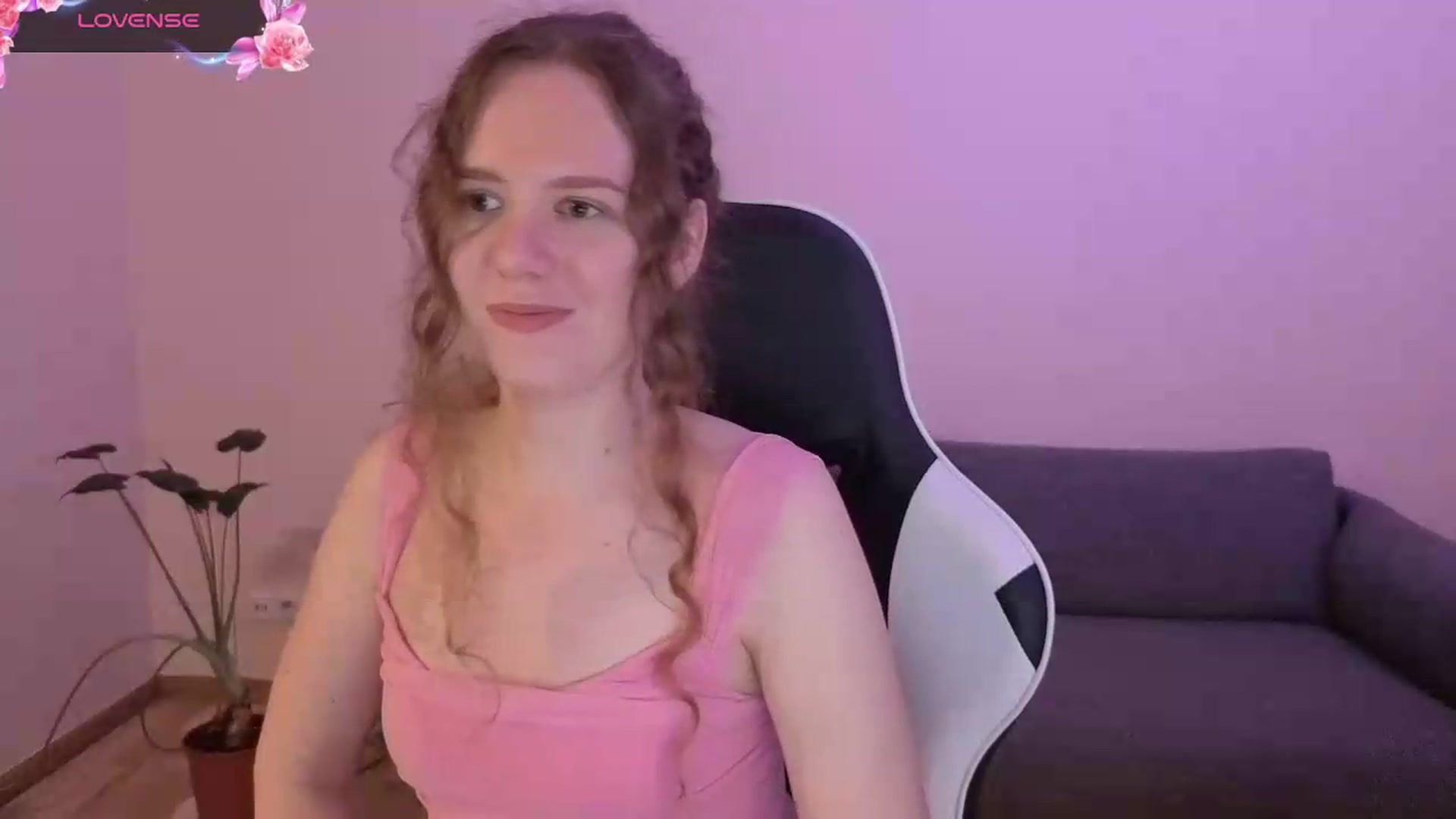 Gallery image thumbnail from BlueFlowerr's myfreecams stream on, 06/21/2026, 19:21 image 6 of 20