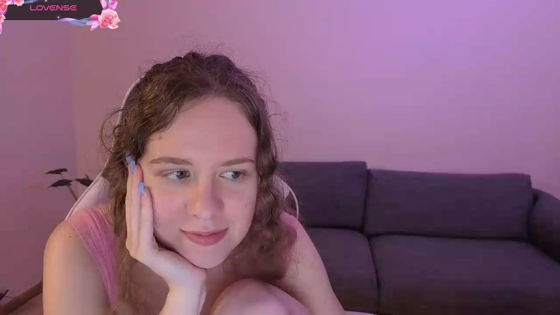 Gallery image thumbnail from BlueFlowerr's myfreecams stream on, 06/21/2026, 20:11 image 19 of 20