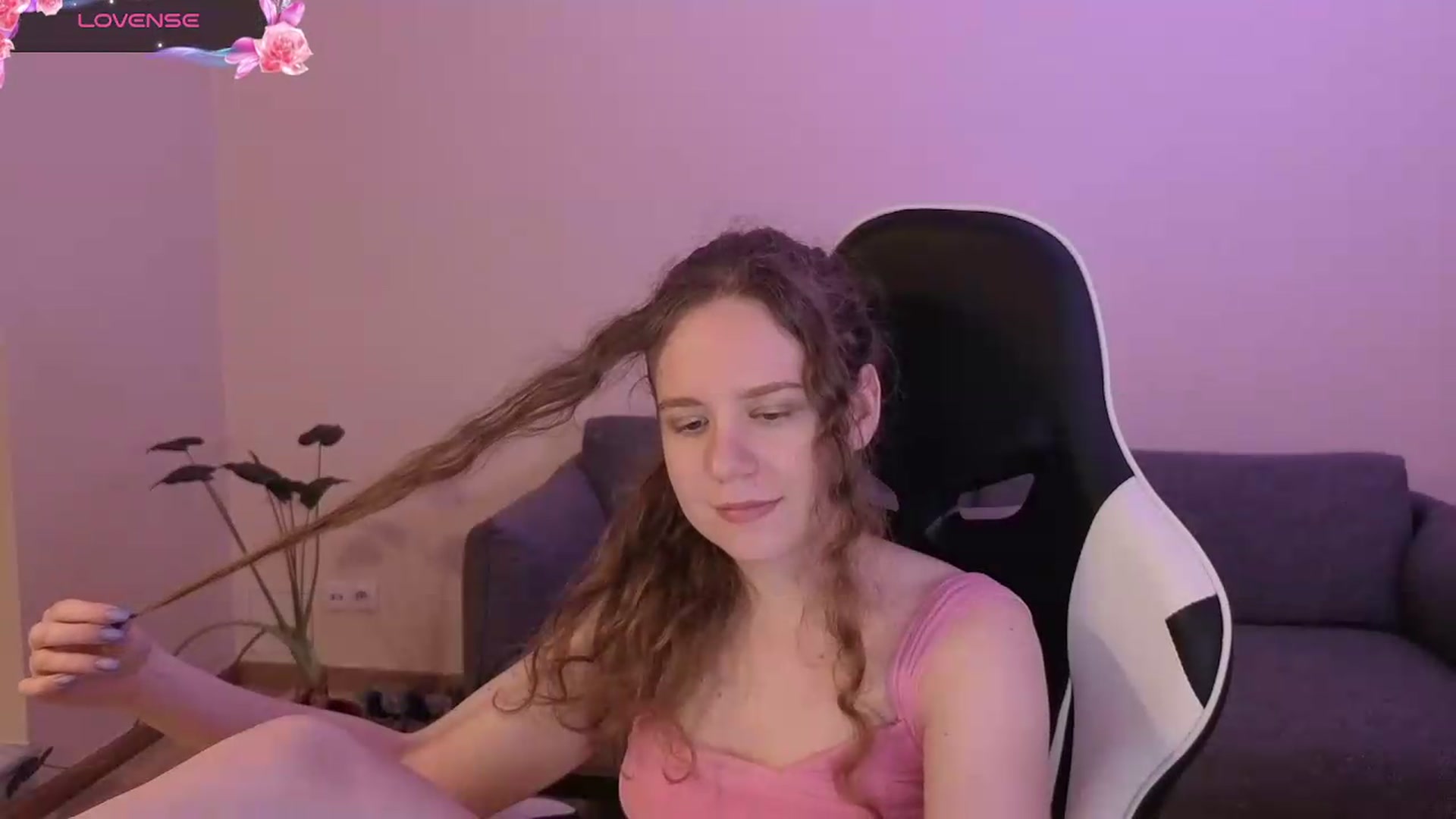 Gallery image thumbnail from BlueFlowerr's myfreecams stream on, 06/21/2026, 20:54 image 16 of 20