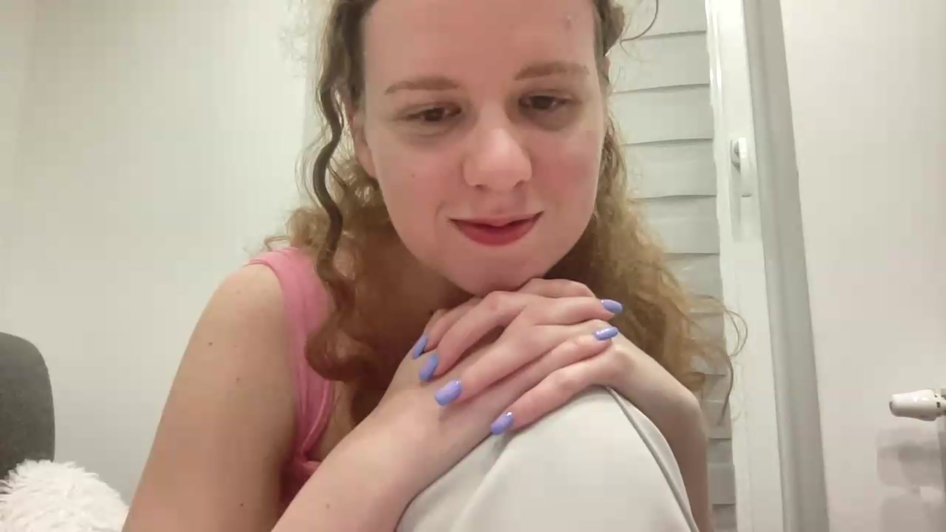 Gallery image thumbnail from BlueFlowerr's myfreecams stream on, 06/21/2026, 22:13 image 5 of 20
