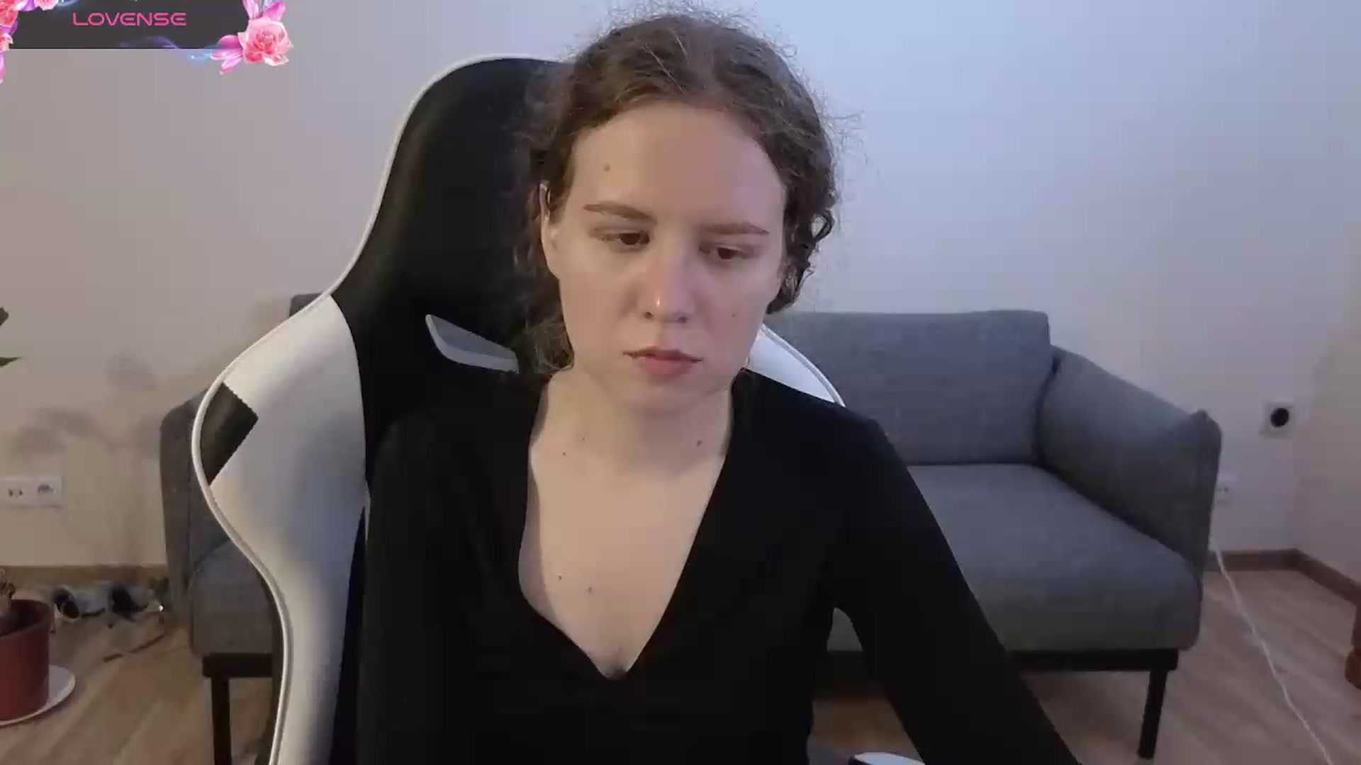 Gallery image thumbnail from BlueFlowerr's myfreecams stream on, 06/22/2026, 17:56 image 2 of 20