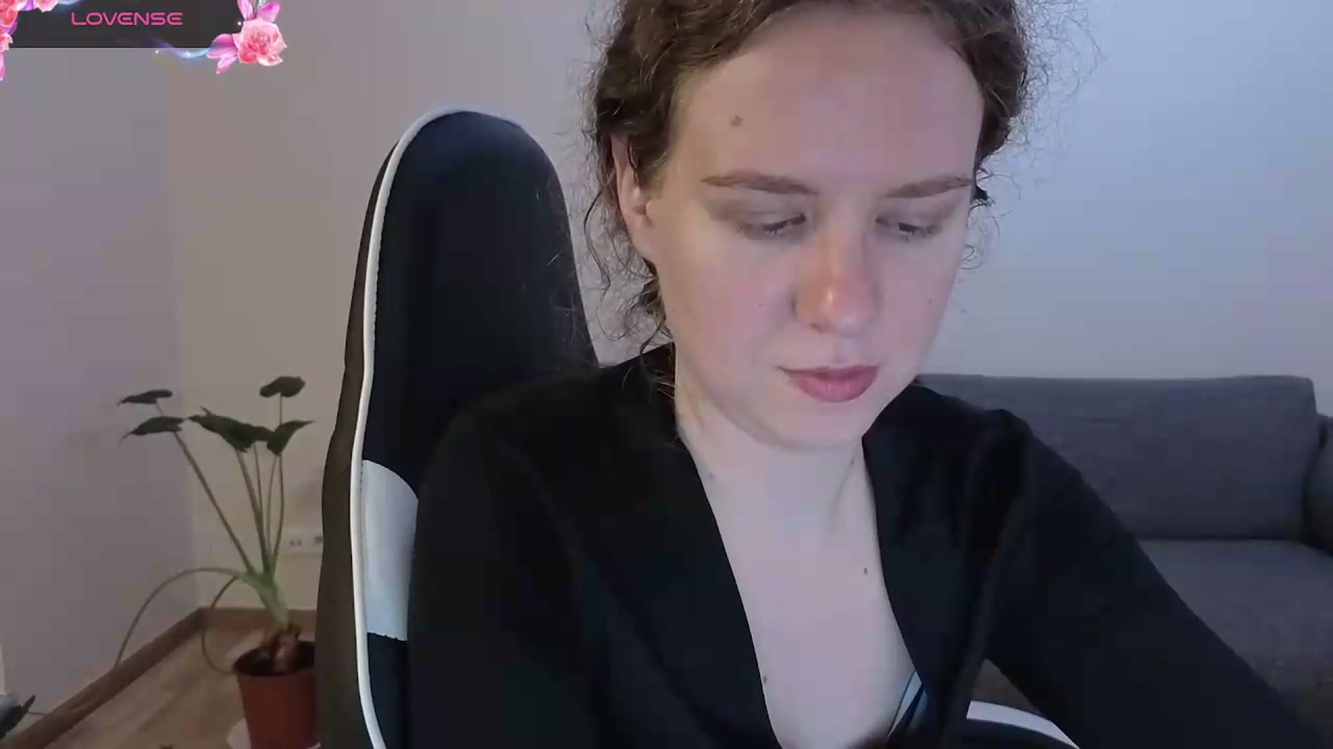Gallery image thumbnail from BlueFlowerr's myfreecams stream on, 06/22/2026, 17:56 image 19 of 20