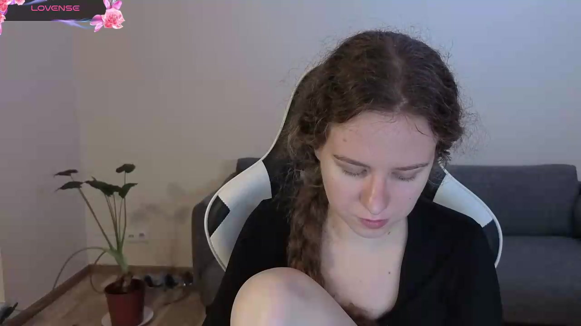 Gallery image thumbnail from BlueFlowerr's myfreecams stream on, 06/22/2026, 18:46 image 8 of 20