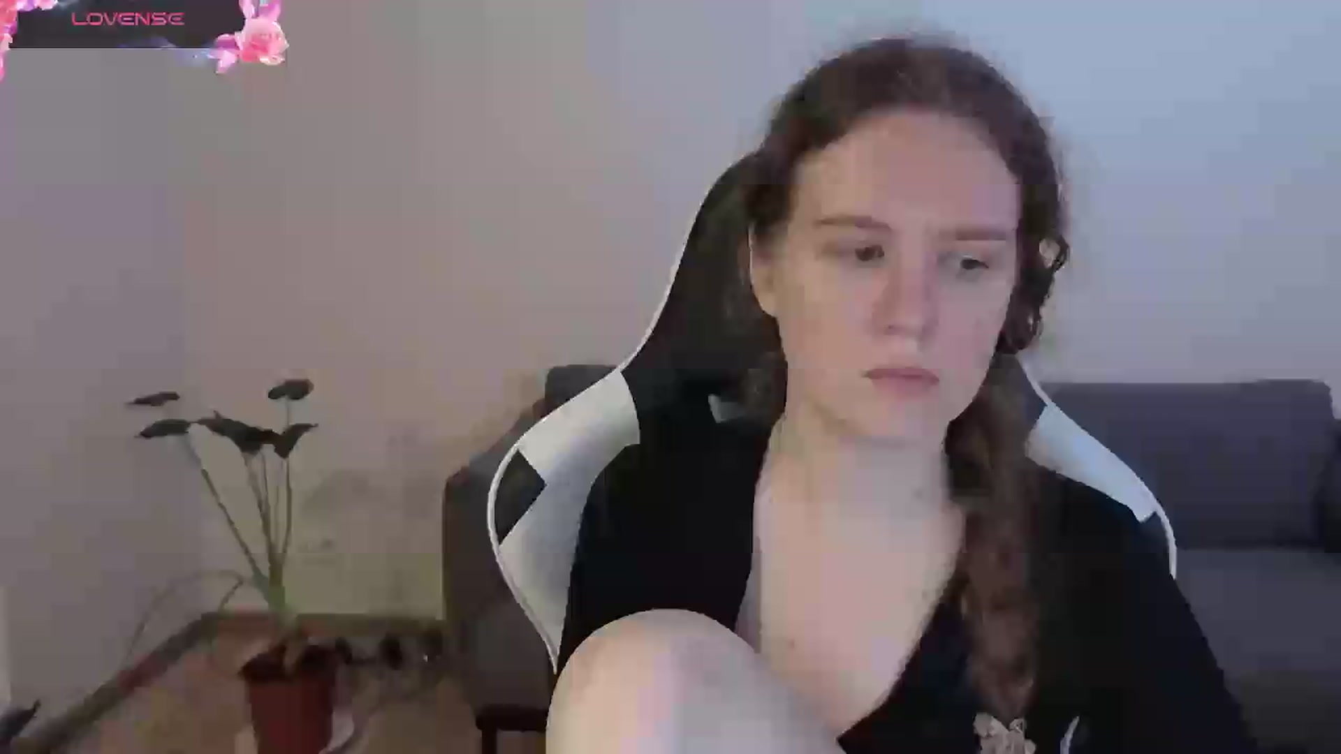 Gallery image thumbnail from BlueFlowerr's myfreecams stream on, 06/22/2026, 18:46 image 1 of 20