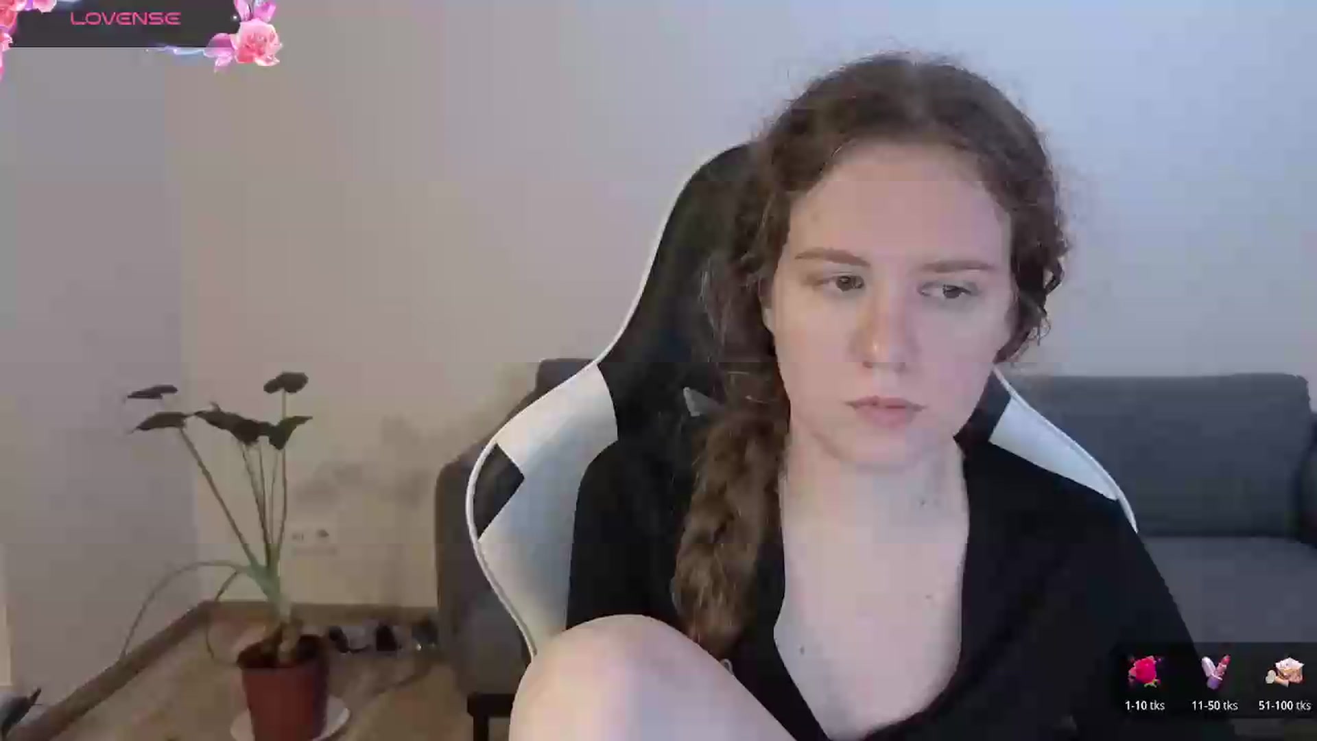 Gallery image thumbnail from BlueFlowerr's myfreecams stream on, 06/22/2026, 18:46 image 16 of 20
