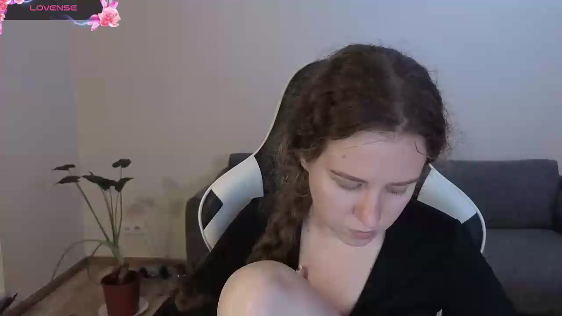 Gallery image thumbnail from BlueFlowerr's myfreecams stream on, 06/22/2026, 18:46 image 11 of 20