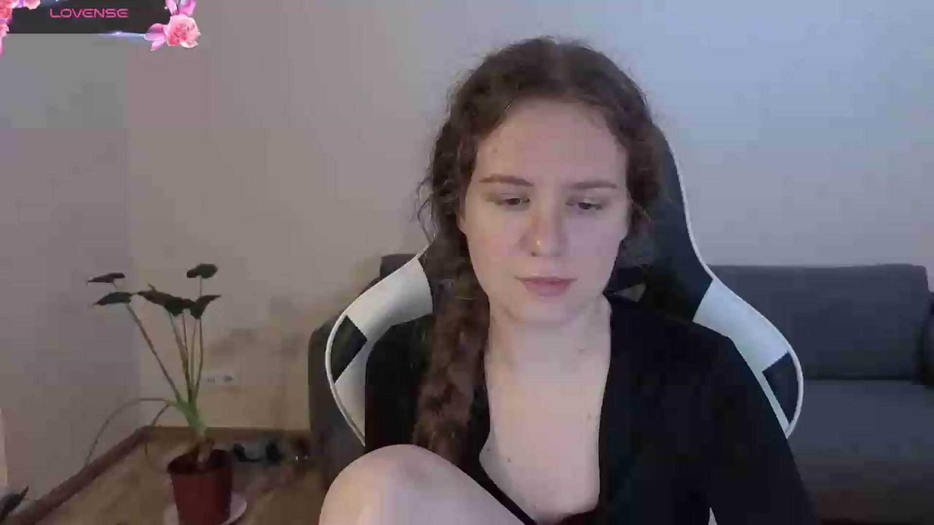 Gallery image thumbnail from BlueFlowerr's myfreecams stream on, 06/22/2026, 18:46 image 17 of 20