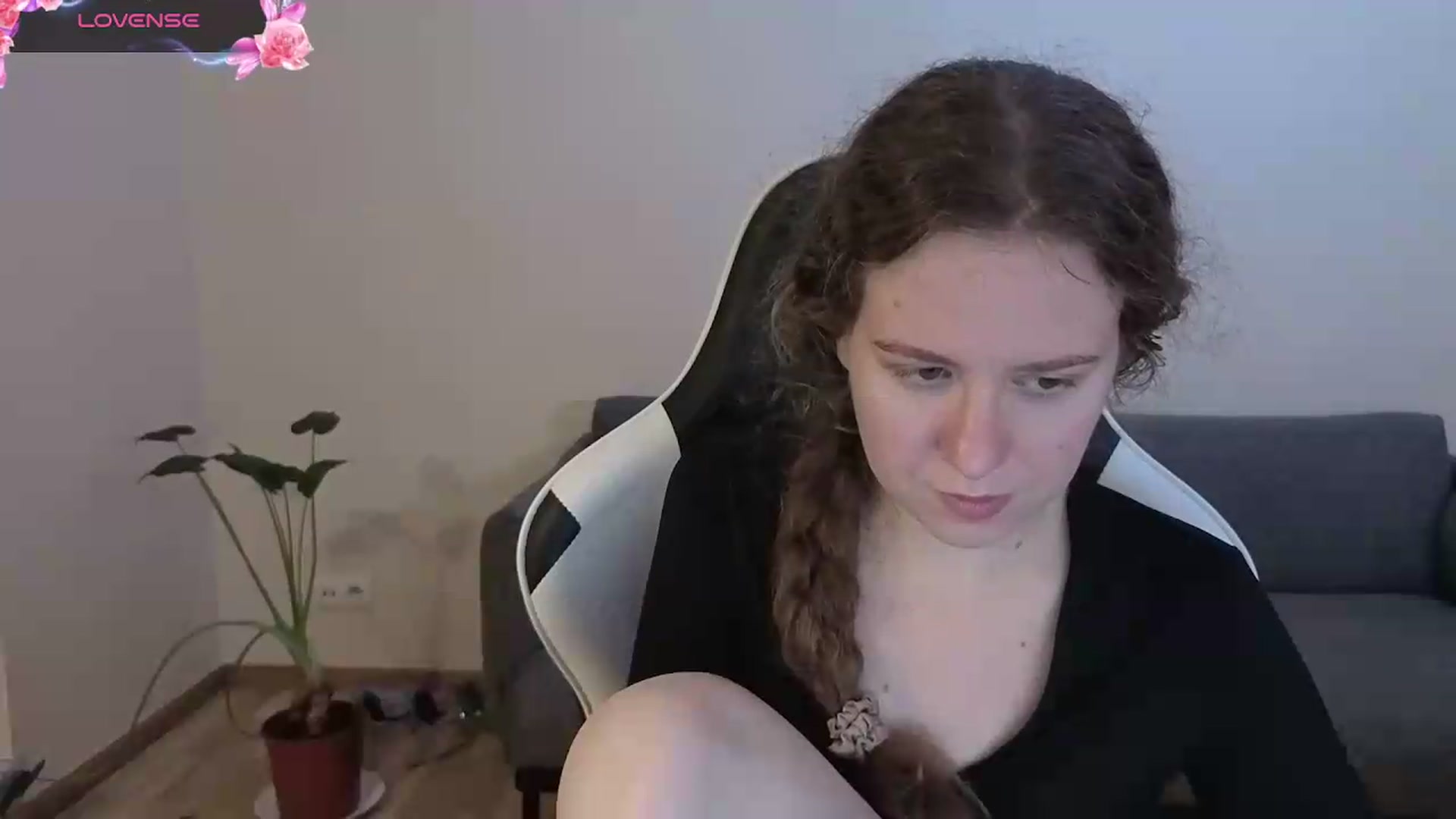 Gallery image thumbnail from BlueFlowerr's myfreecams stream on, 06/22/2026, 18:46 image 7 of 20