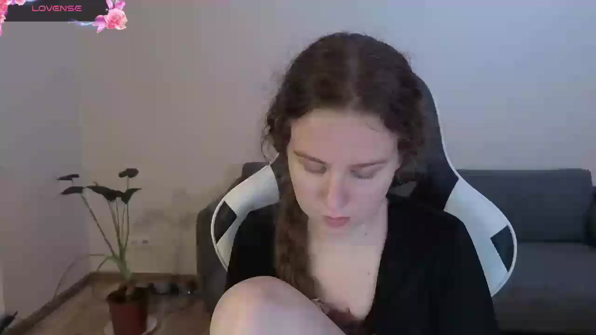 Gallery image thumbnail from BlueFlowerr's myfreecams stream on, 06/22/2026, 18:46 image 6 of 20