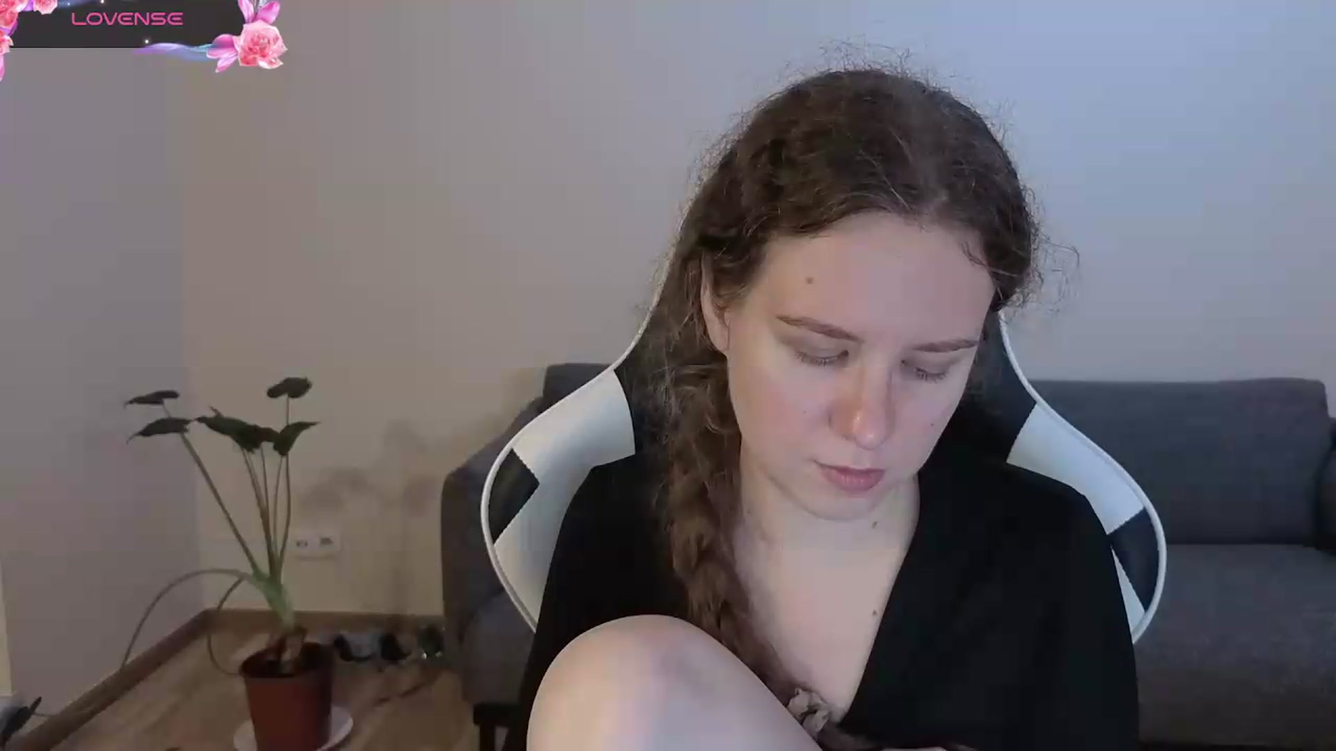 Gallery image thumbnail from BlueFlowerr's myfreecams stream on, 06/22/2026, 18:46 image 5 of 20