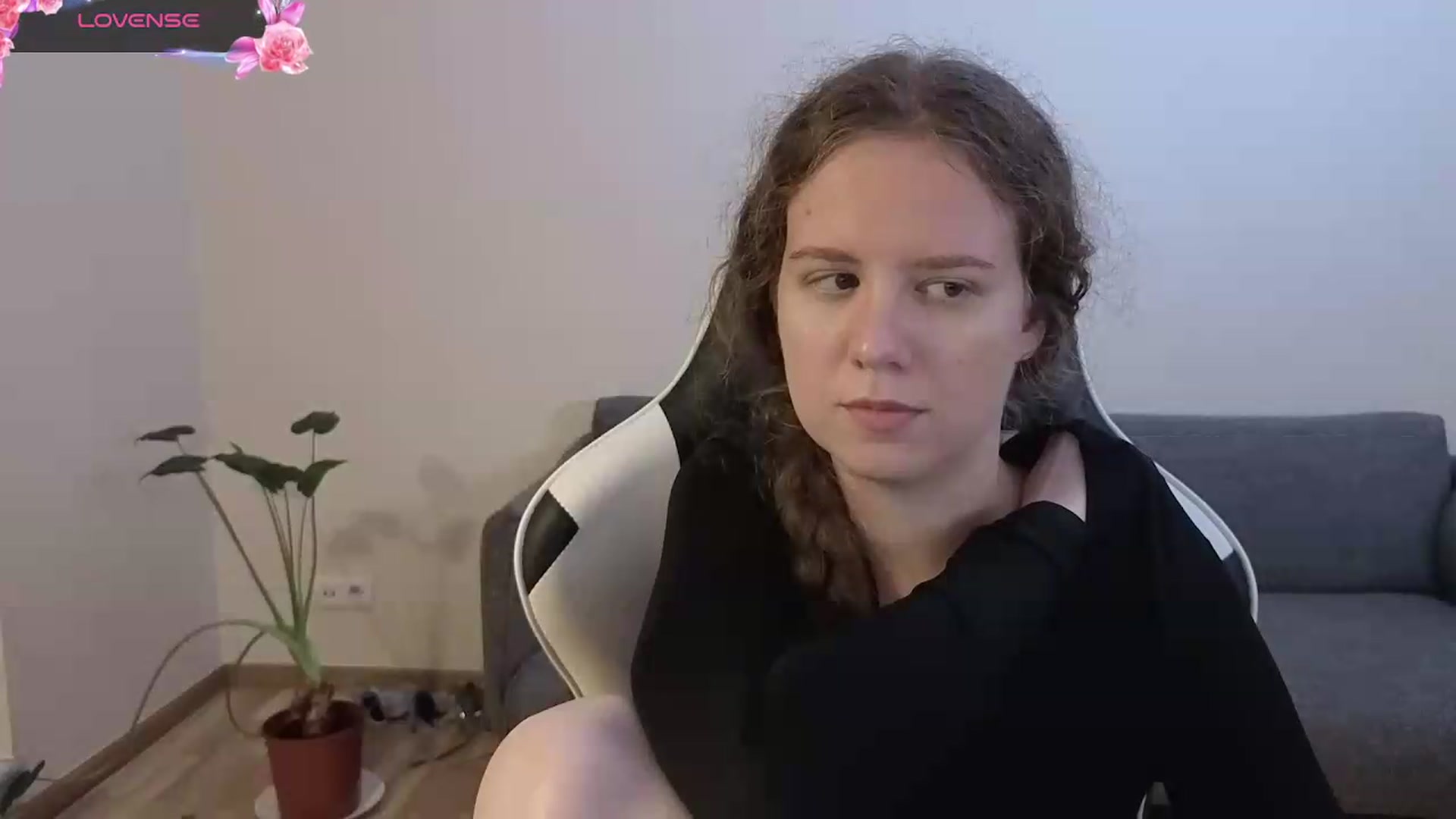 Gallery image thumbnail from BlueFlowerr's myfreecams stream on, 06/22/2026, 18:46 image 14 of 20
