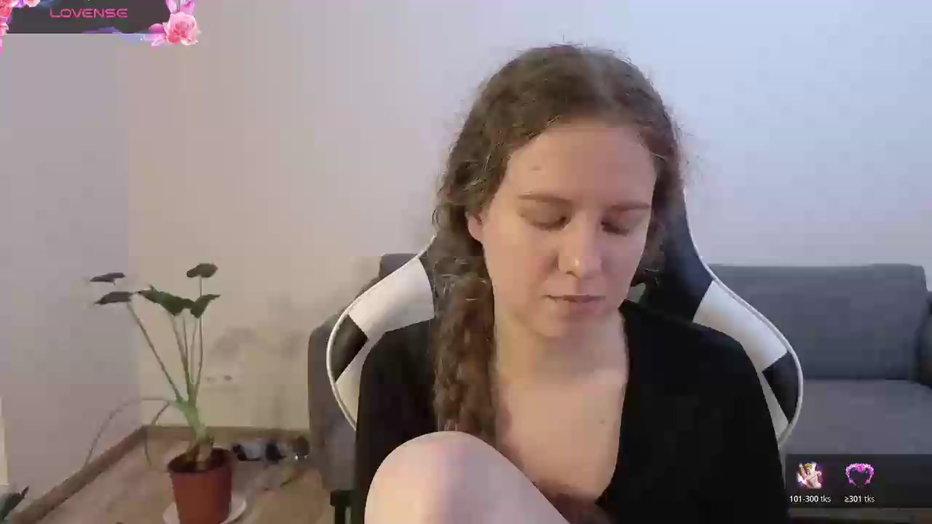 Gallery image thumbnail from BlueFlowerr's myfreecams stream on, 06/22/2026, 18:46 image 10 of 20