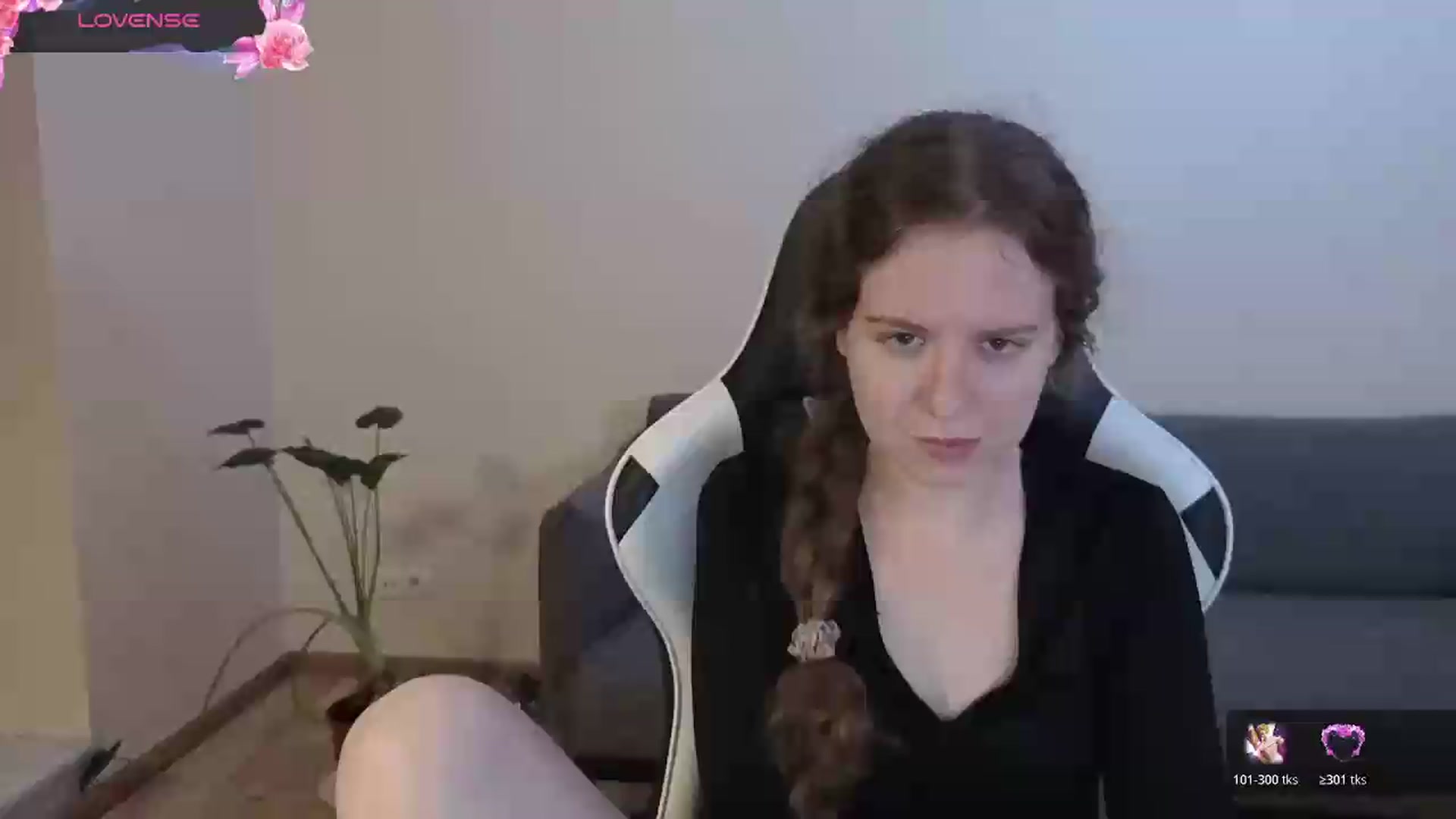 Gallery image thumbnail from BlueFlowerr's myfreecams stream on, 06/22/2026, 19:08 image 1 of 20