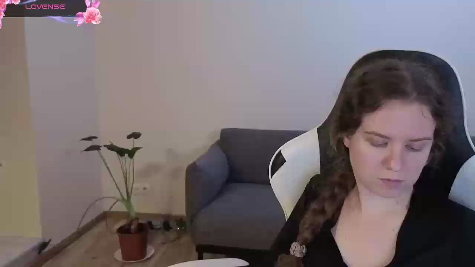 Gallery image thumbnail from BlueFlowerr's myfreecams stream on, 06/22/2026, 19:08 image 17 of 20