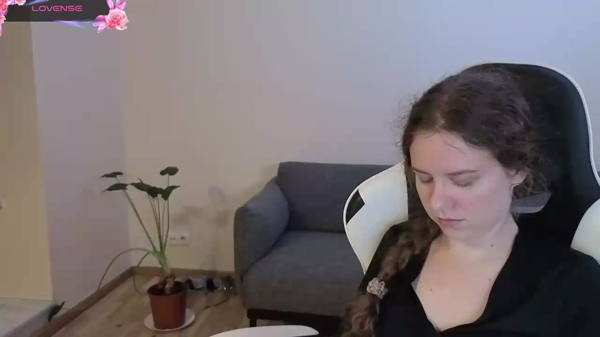 Gallery image thumbnail from BlueFlowerr's myfreecams stream on, 06/22/2026, 19:08 image 15 of 20