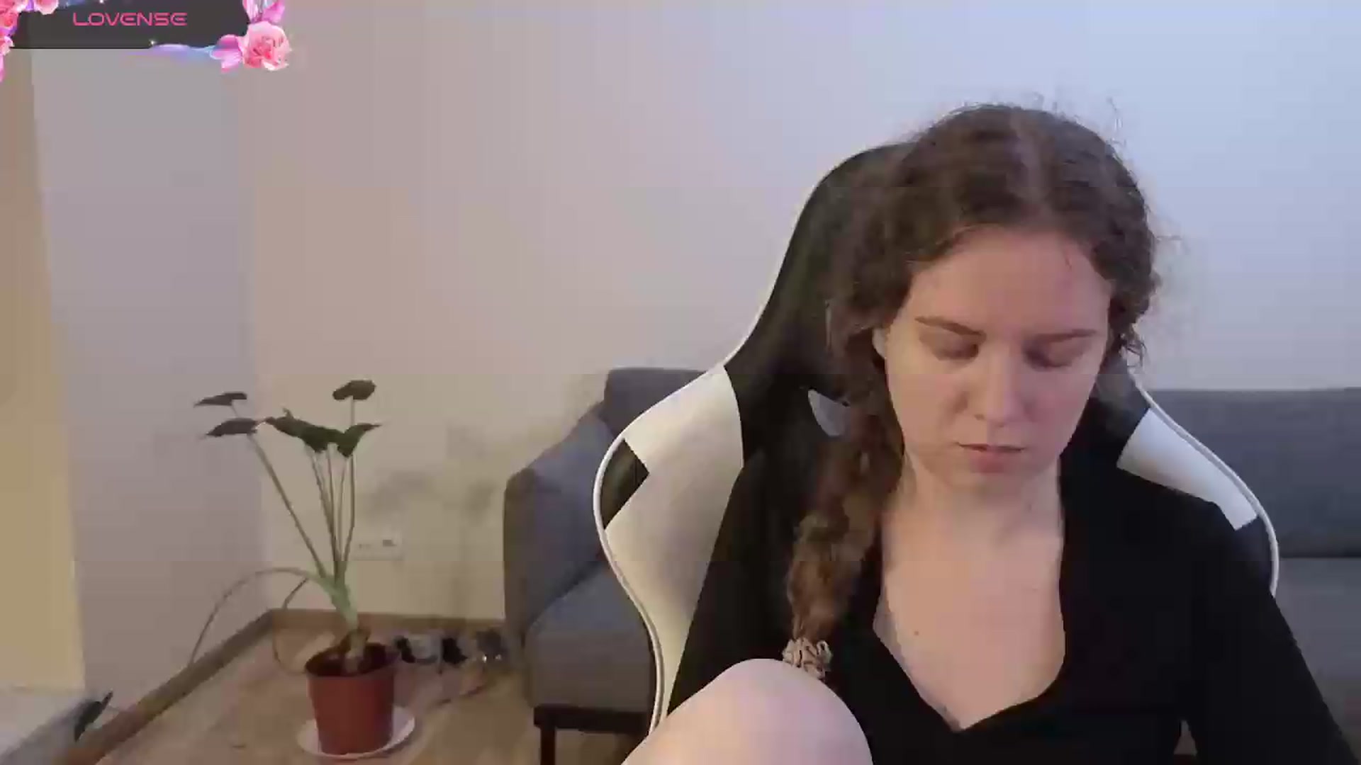 Gallery image thumbnail from BlueFlowerr's myfreecams stream on, 06/22/2026, 19:08 image 3 of 20
