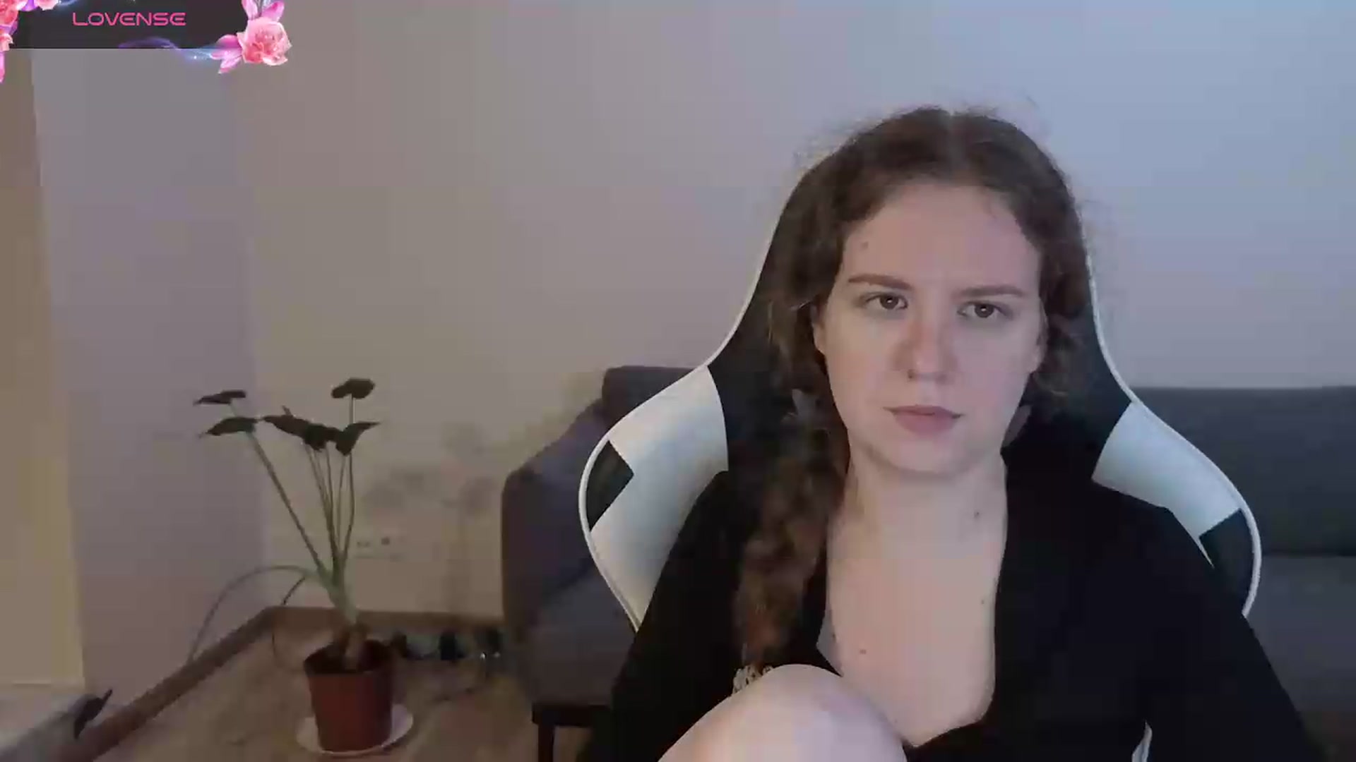 Gallery image thumbnail from BlueFlowerr's myfreecams stream on, 06/22/2026, 19:08 image 2 of 20