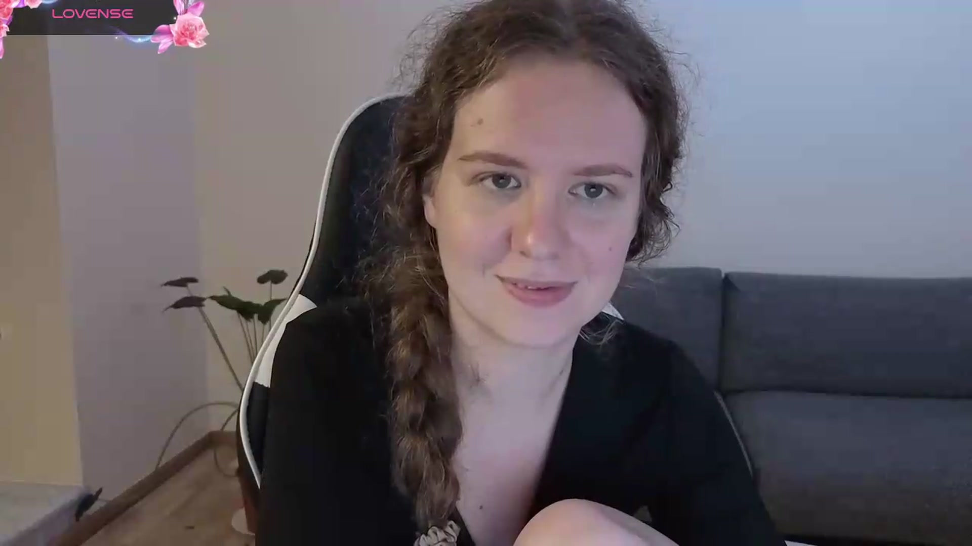 Gallery image thumbnail from BlueFlowerr's myfreecams stream on, 06/22/2026, 20:17 image 14 of 20