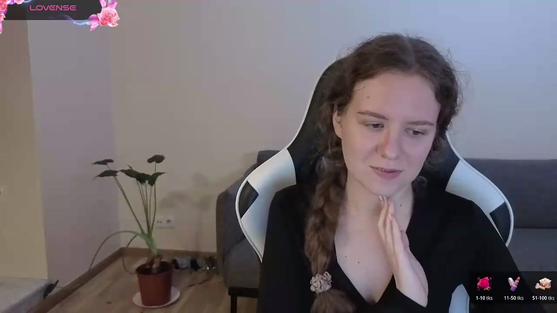 Gallery image thumbnail from BlueFlowerr's myfreecams stream on, 06/22/2026, 20:17 image 7 of 20