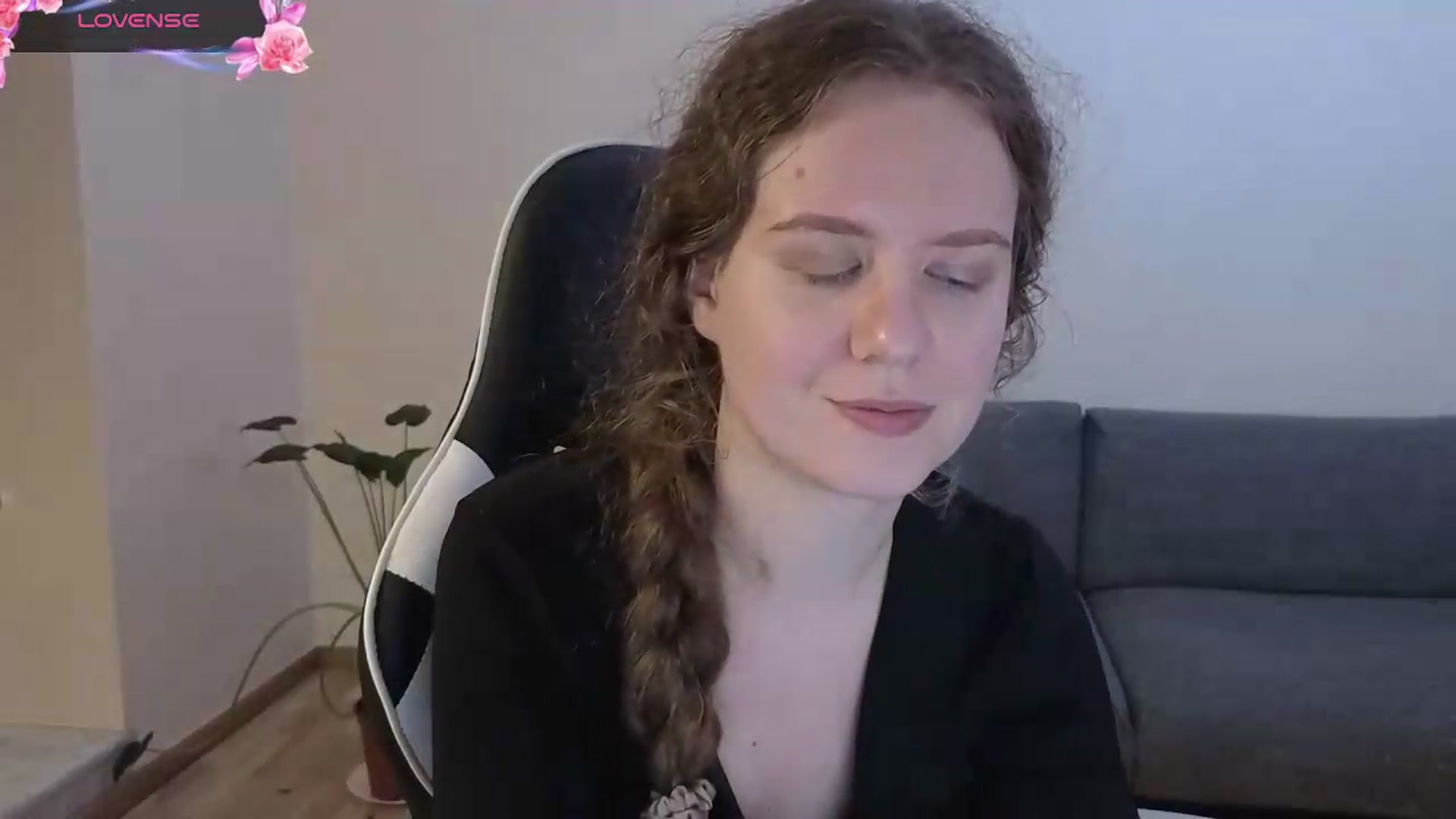 Gallery image thumbnail from BlueFlowerr's myfreecams stream on, 06/22/2026, 20:17 image 17 of 20