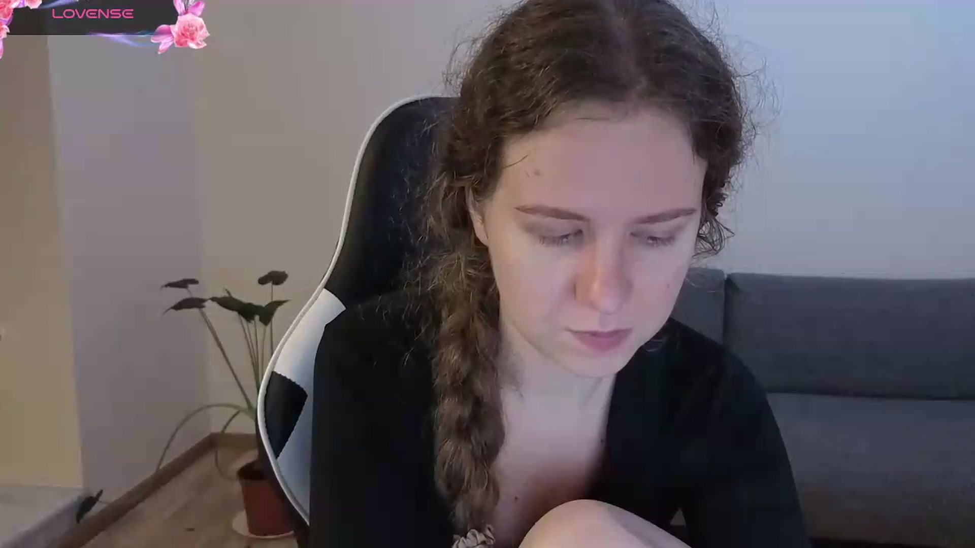 Gallery image thumbnail from BlueFlowerr's myfreecams stream on, 06/22/2026, 20:17 image 9 of 20
