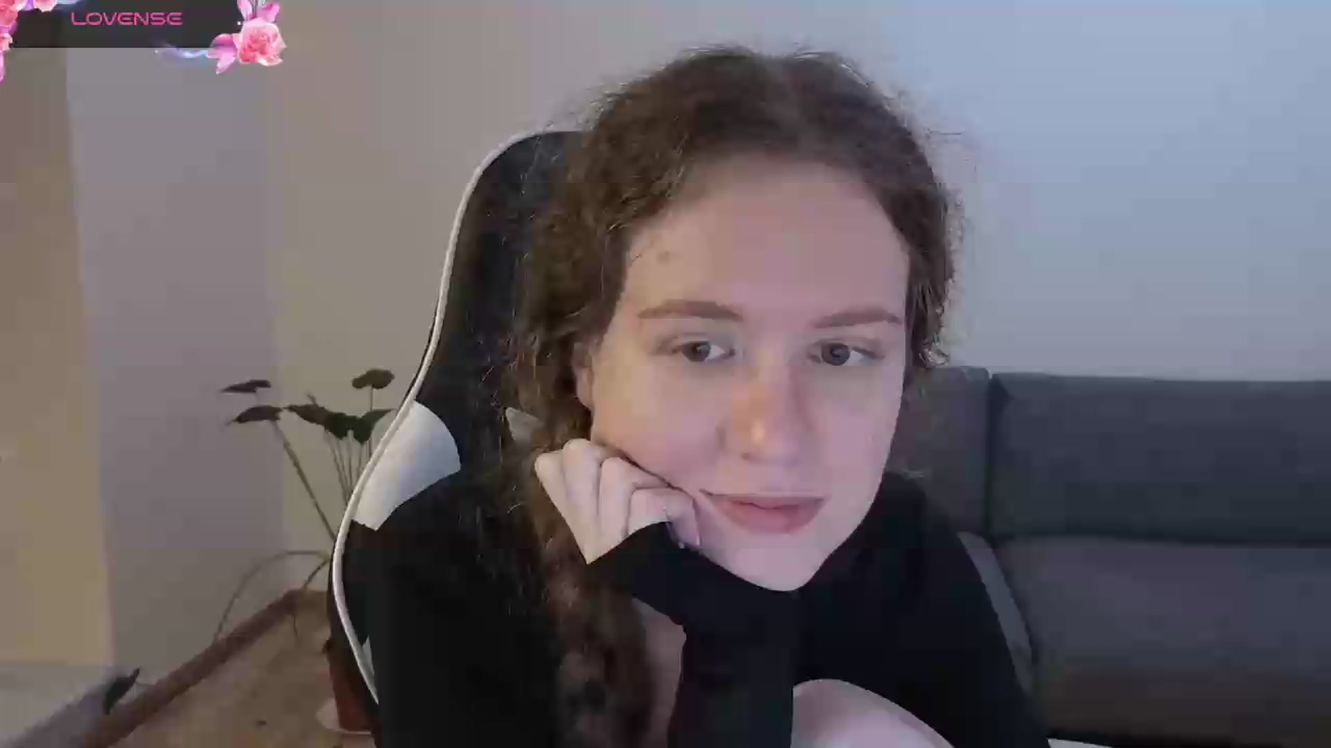 Gallery image thumbnail from BlueFlowerr's myfreecams stream on, 06/22/2026, 20:17 image 16 of 20