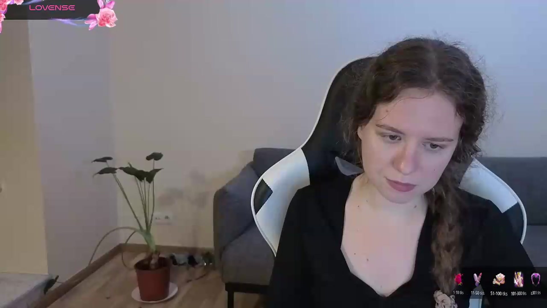 Gallery image thumbnail from BlueFlowerr's myfreecams stream on, 06/22/2026, 21:01 image 14 of 20