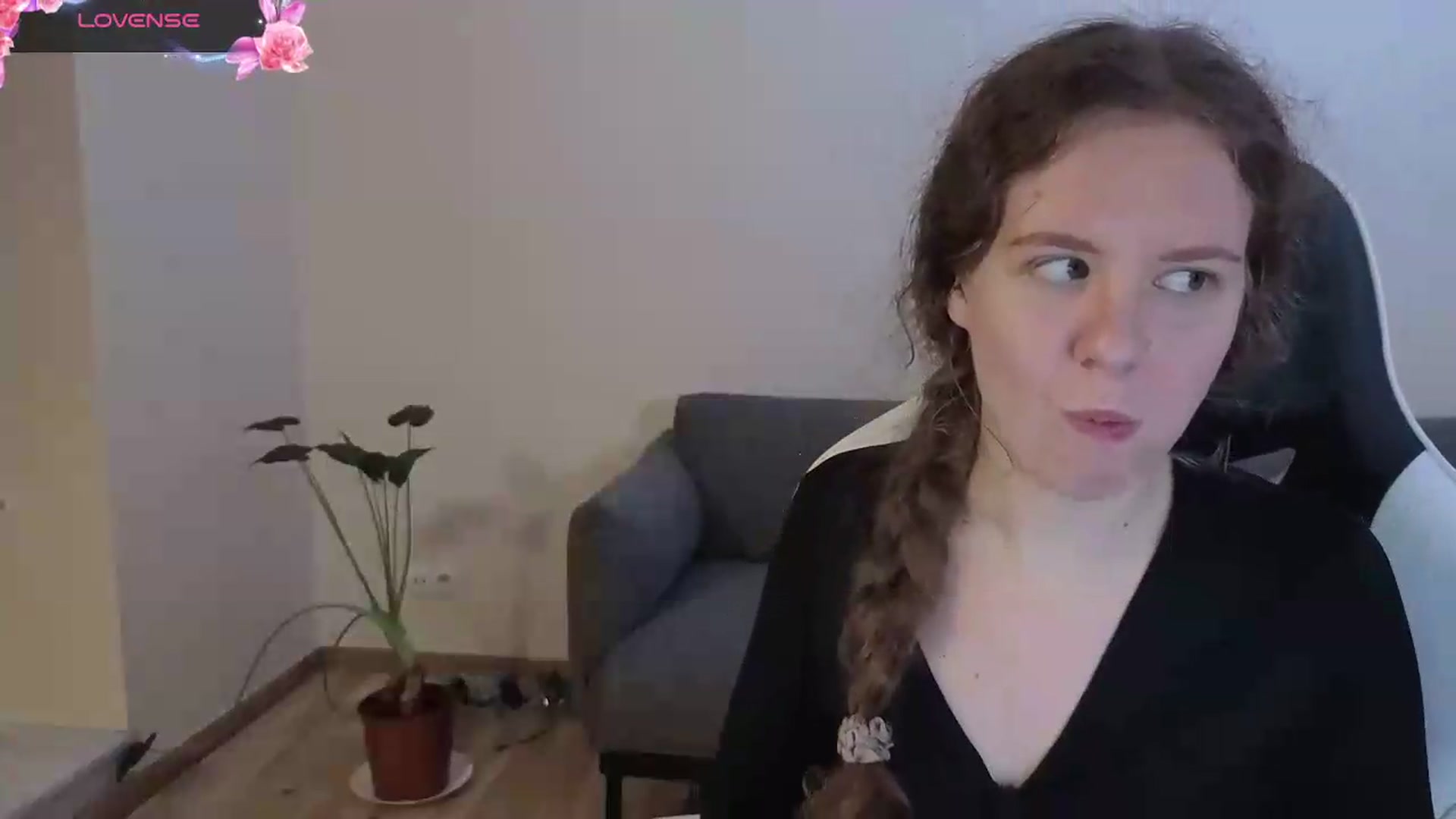 Gallery image thumbnail from BlueFlowerr's myfreecams stream on, 06/22/2026, 21:01 image 11 of 20