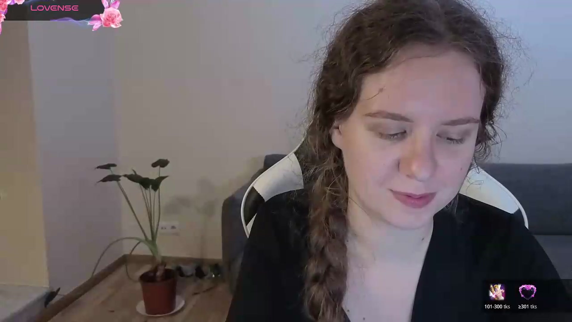 Gallery image thumbnail from BlueFlowerr's myfreecams stream on, 06/22/2026, 21:01 image 4 of 20